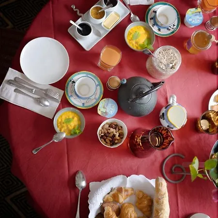 Maisondeschaumes-paris 4*